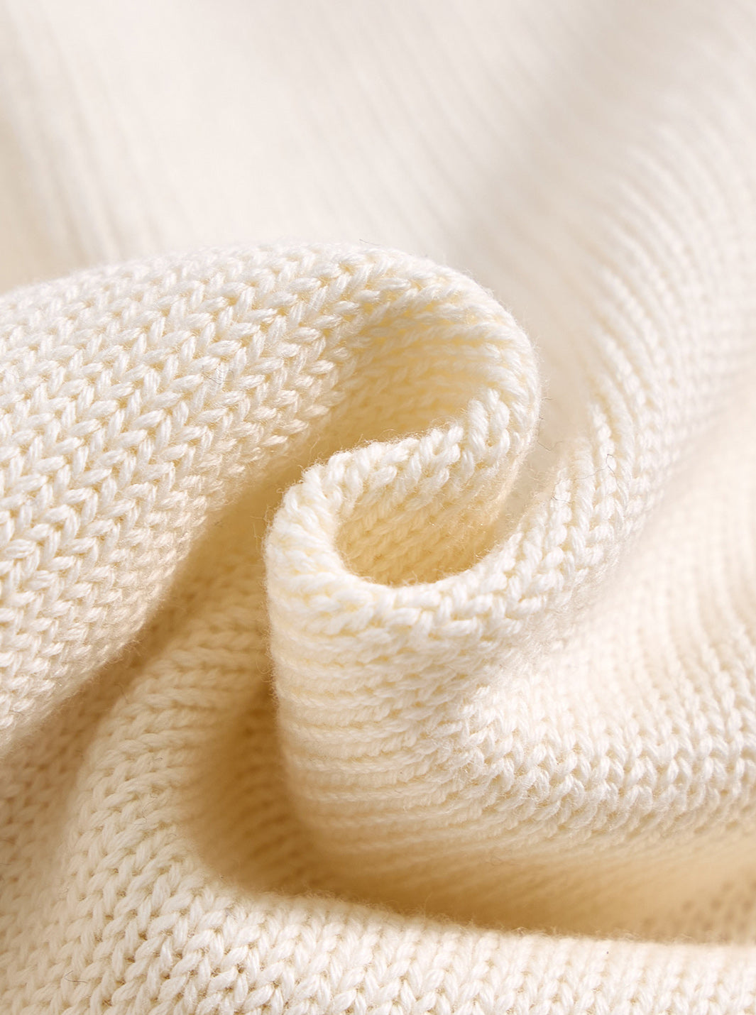 Collar Emblem Sweater - Almond White