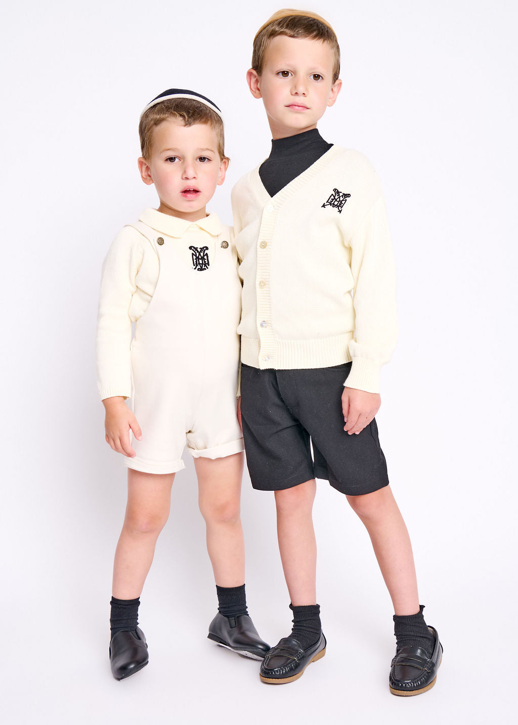 Collar Emblem Sweater - Almond White